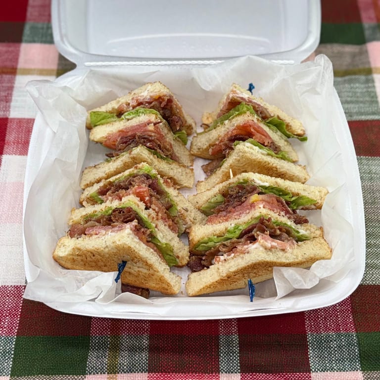 BLT: A Classic Sandwich Option