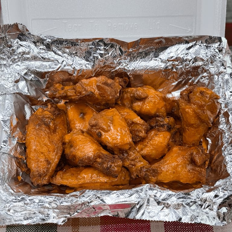 Delicious Buffalo Wings: A Crowd Favorite